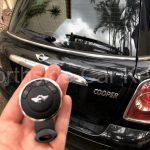 2012 MINI COOPER HATCHBACK slot key with car in focus