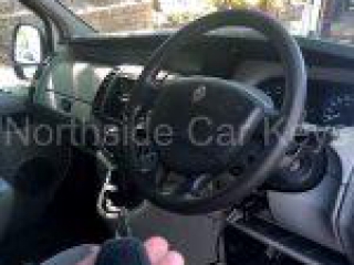 RENAULT TRAFIC VAN 2005 dashboard with new remote key