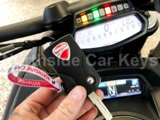 2013 DUCATI DIAVEL MOTORCYCLE