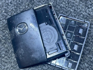 Mazda smart key with very damaged shell/case for replacement
