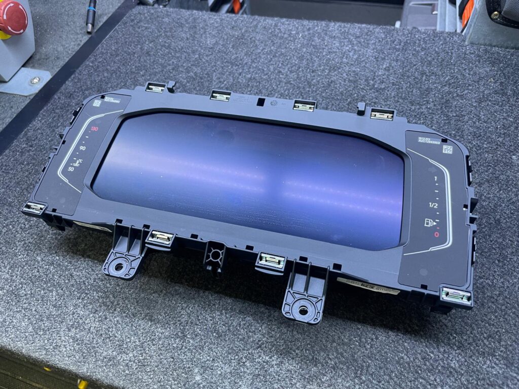 Dashboard cluster of VW T-Roc removed during creation of replacement smart key